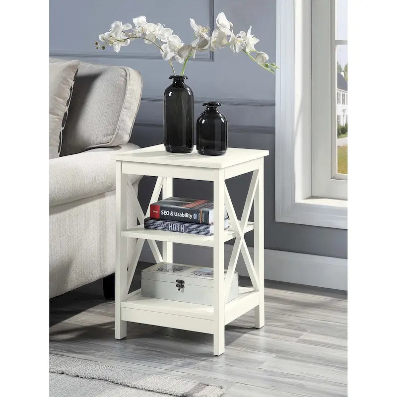 Table d'appoint avec étagères
