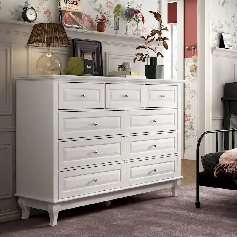 Commode à 9 tiroirs de 139,95 cm de large : Meuble de rangement spacieux au design épuré, laqué