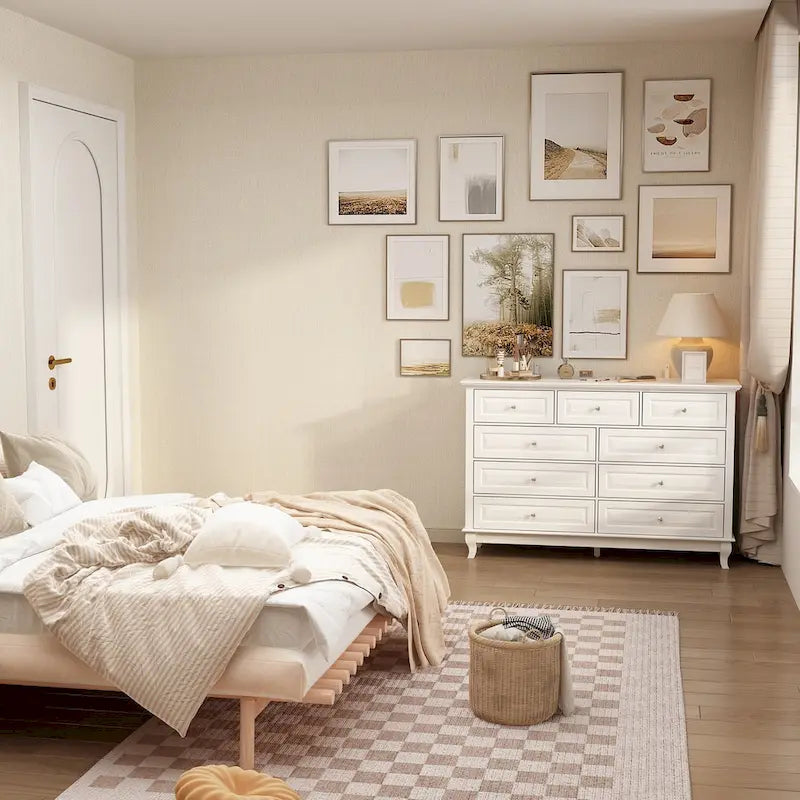 Commode à 9 tiroirs de 139,95 cm de large : Meuble de rangement spacieux au design épuré, laqué
