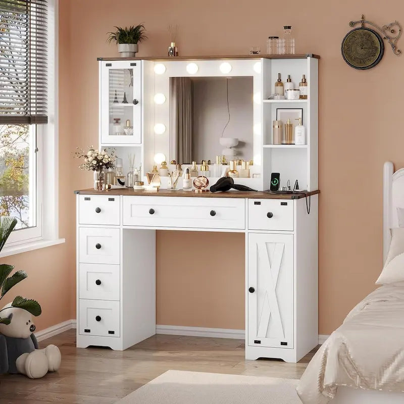 Coiffeuse avec miroir et ampoules