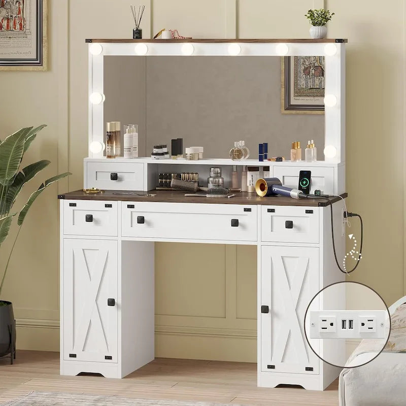 Coiffeuse avec miroir et ampoules
